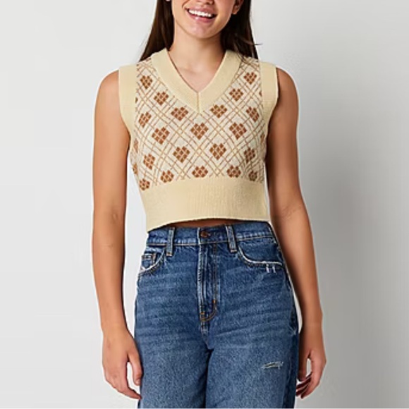 Arizona Jean Company Sweaters - Arizona Jean Co Brown and Cream Heart Plaid Print Sleeveless Sweater Vest